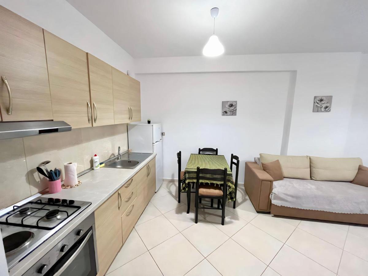 Gerald'S Central Apartments Влёра Экстерьер фото