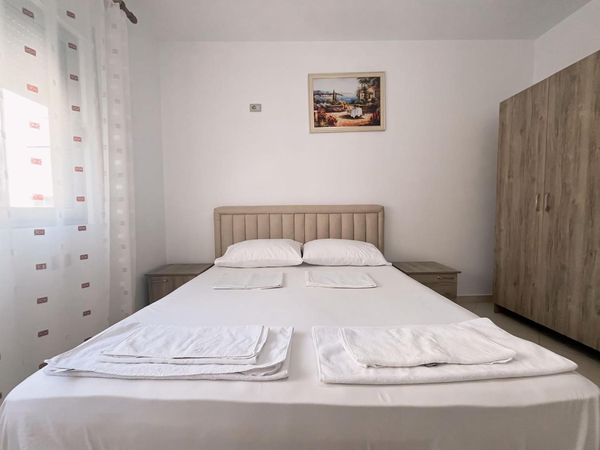 Gerald'S Central Apartments Влёра Экстерьер фото