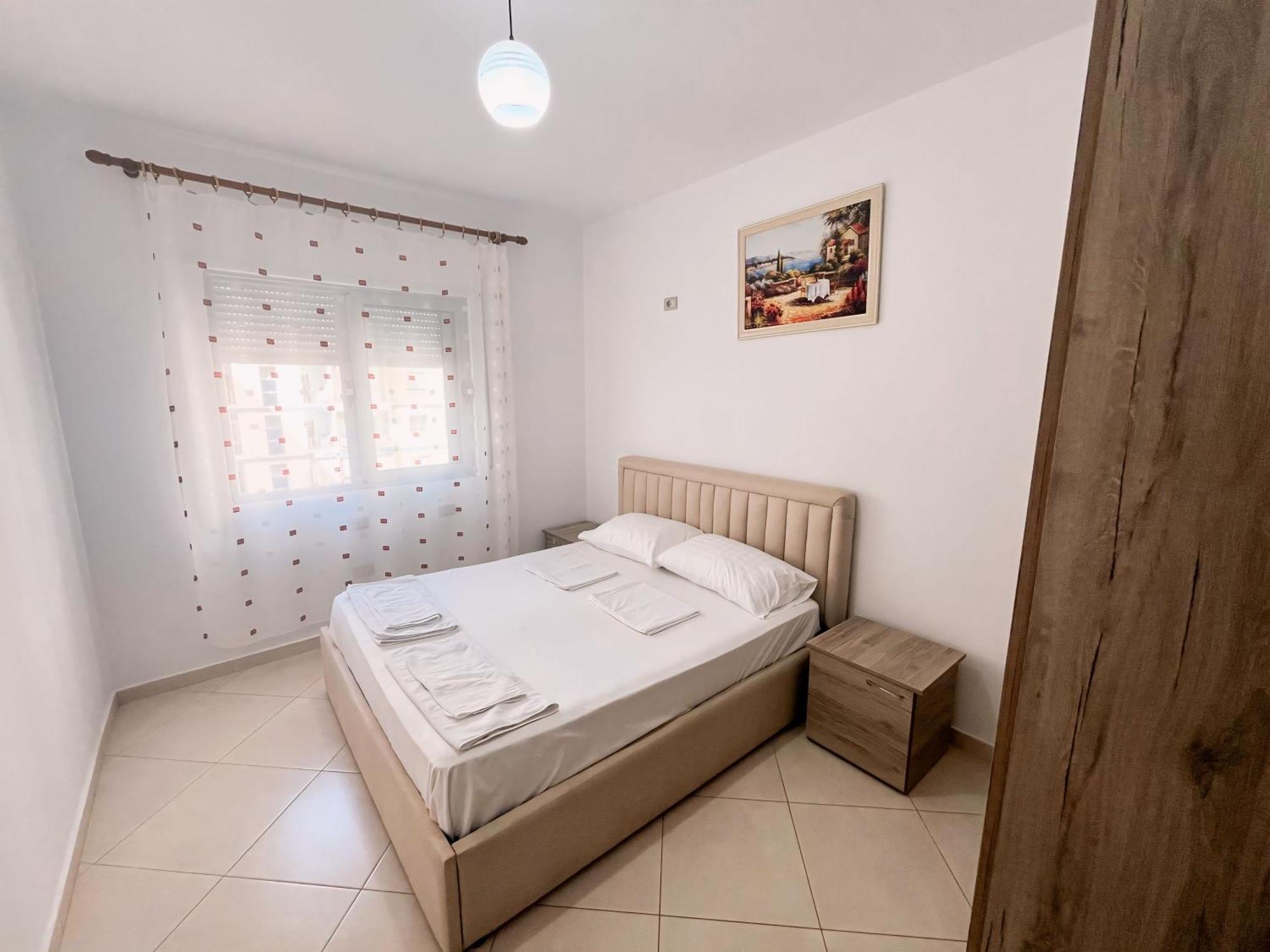 Gerald'S Central Apartments Влёра Экстерьер фото
