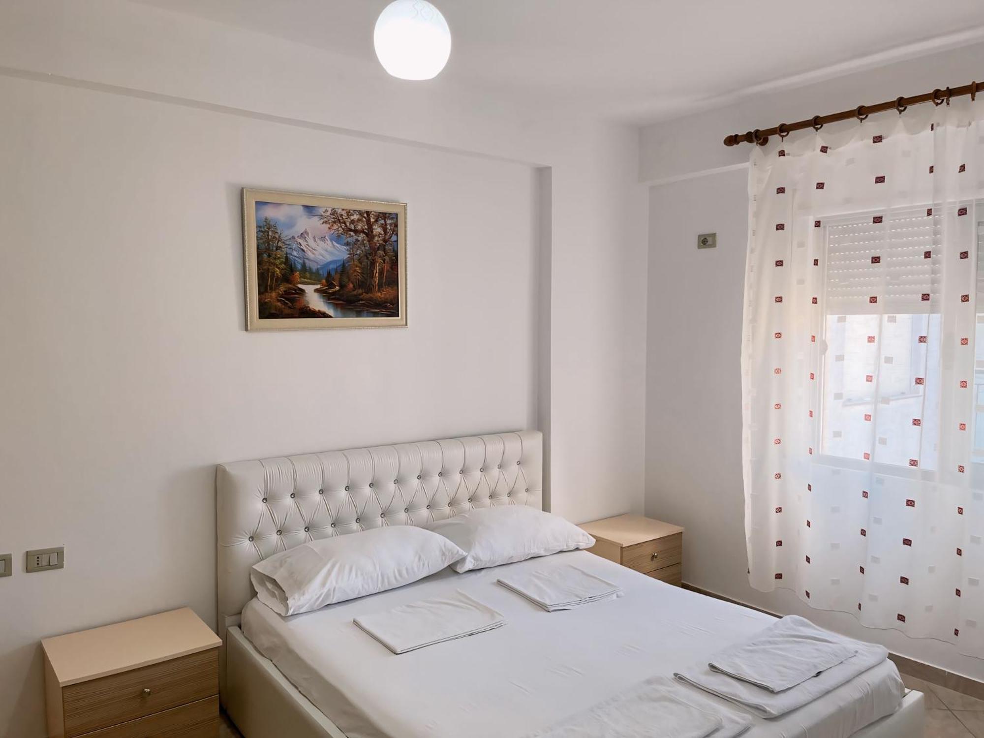 Gerald'S Central Apartments Влёра Экстерьер фото