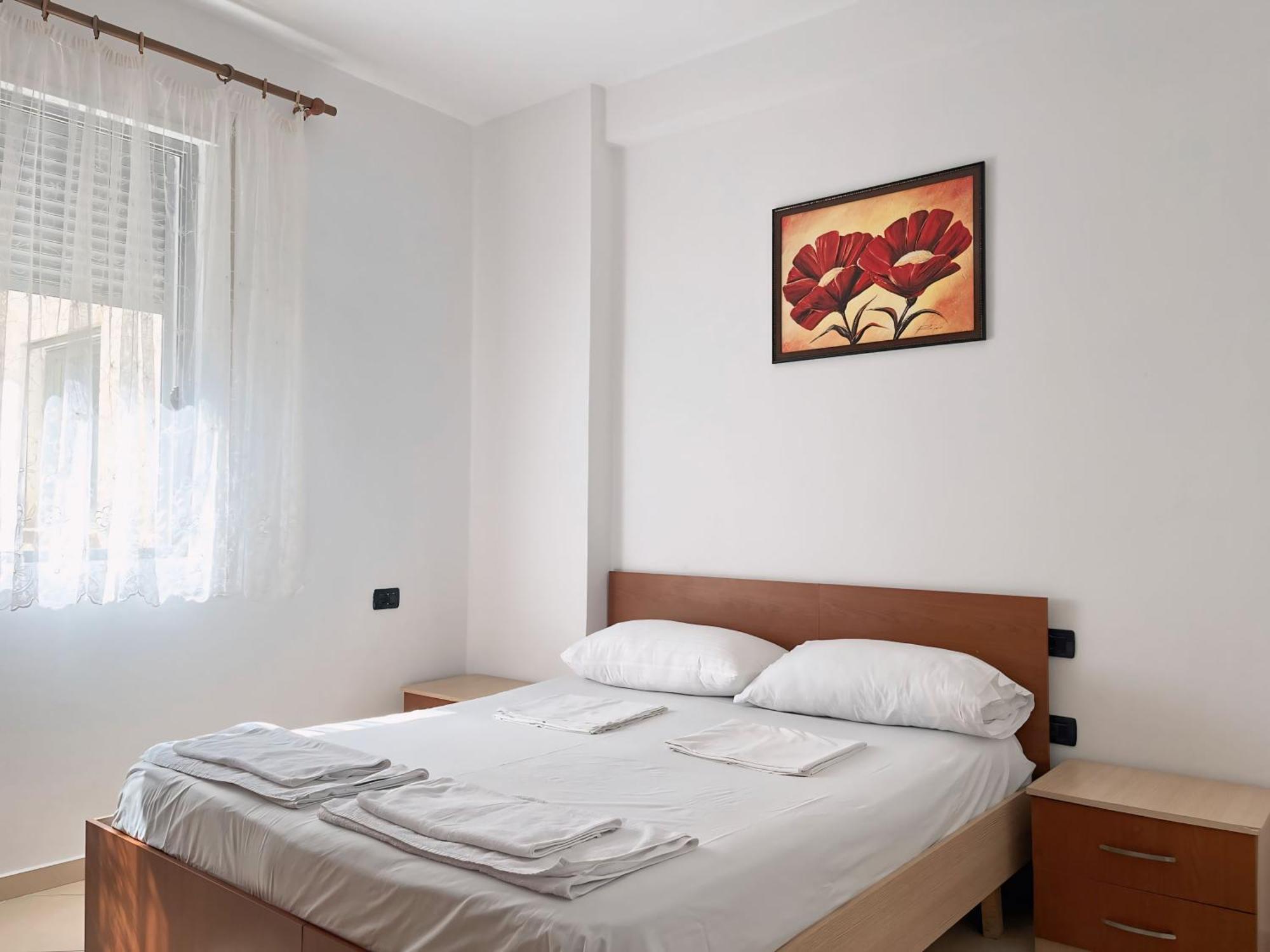 Gerald'S Central Apartments Влёра Экстерьер фото