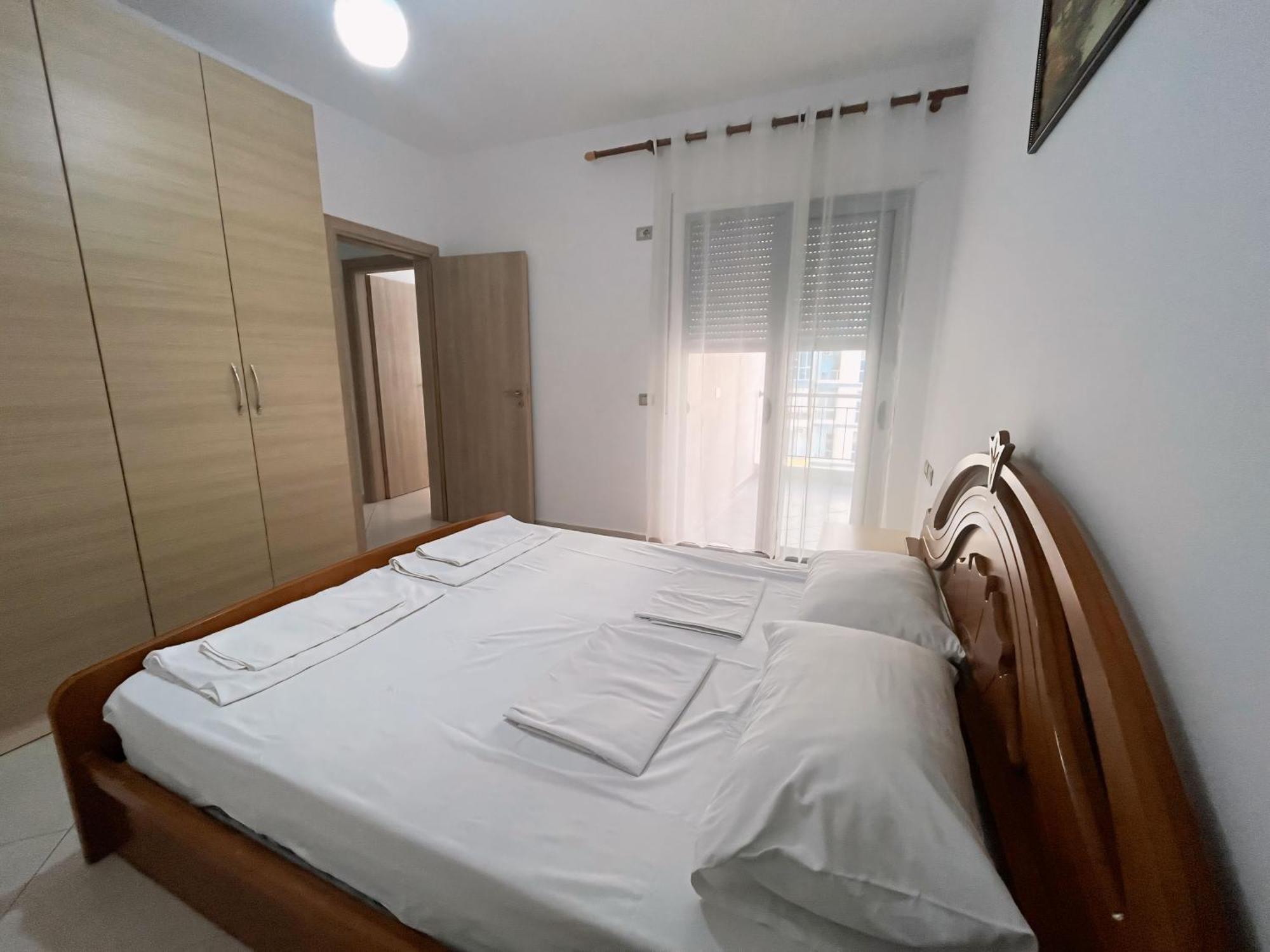 Gerald'S Central Apartments Влёра Экстерьер фото