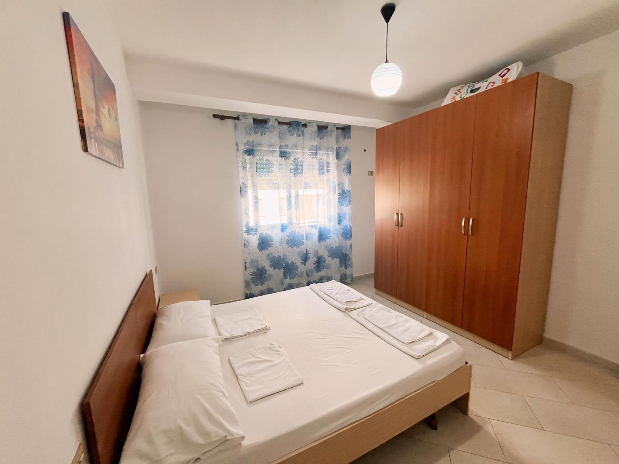 Gerald'S Central Apartments Влёра Экстерьер фото